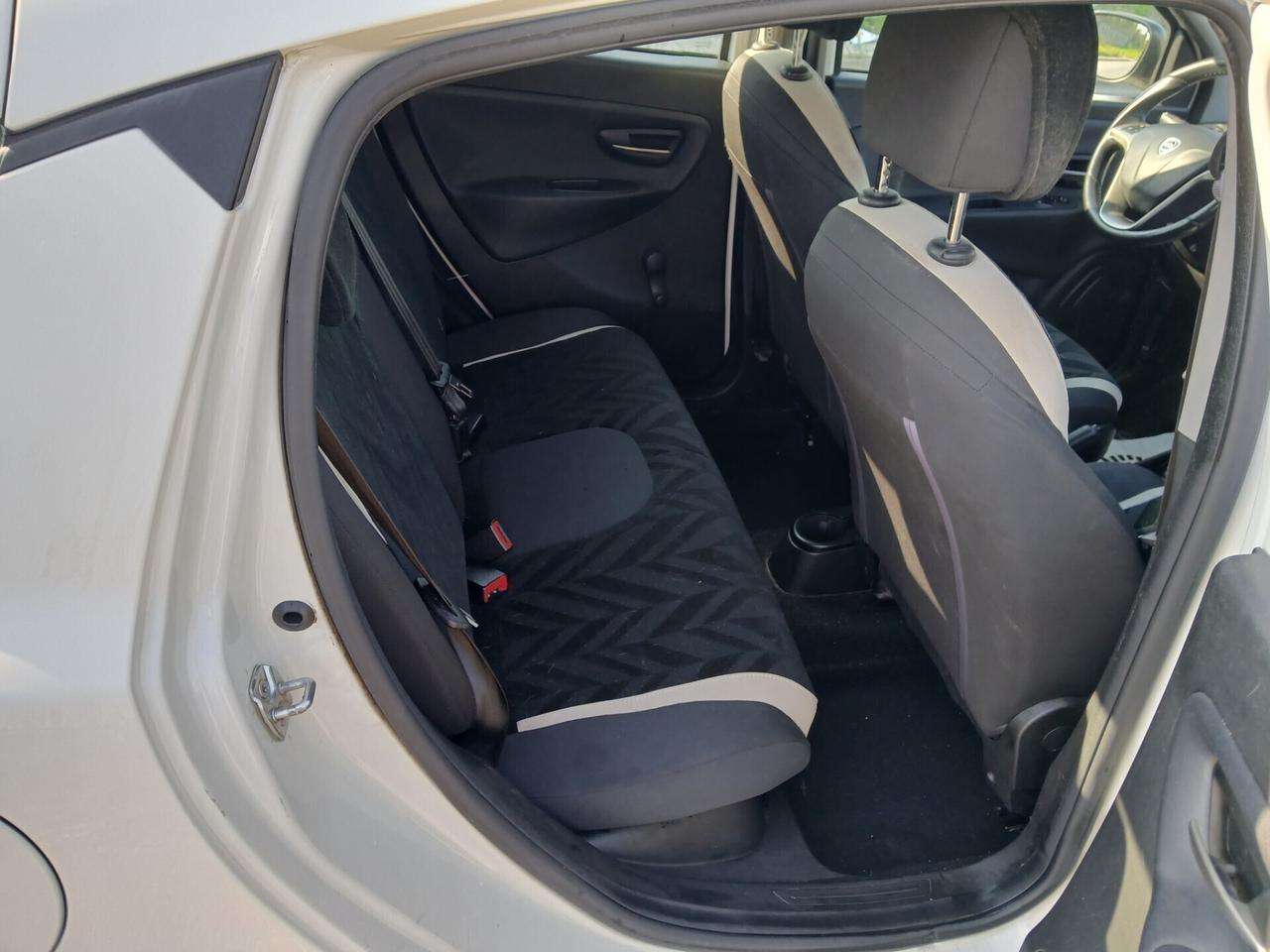 Lancia Ypsilon 1.3 MJT 16V 95 CV 5 porte Platinum