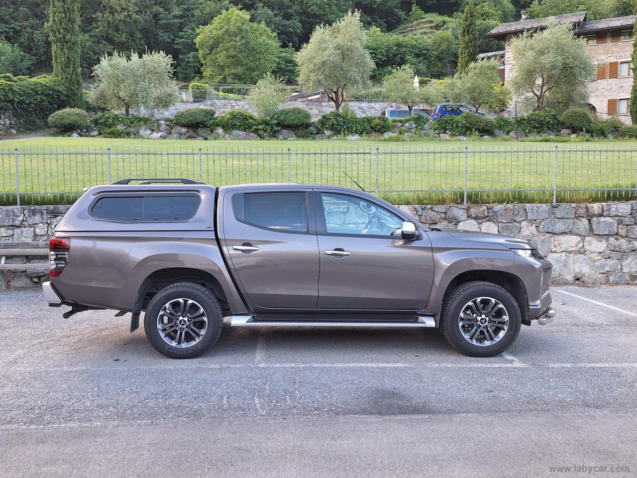 MITSUBISHI L200 2.3 D DoubleCab 4x4 Intense HARD TOP BLOCC