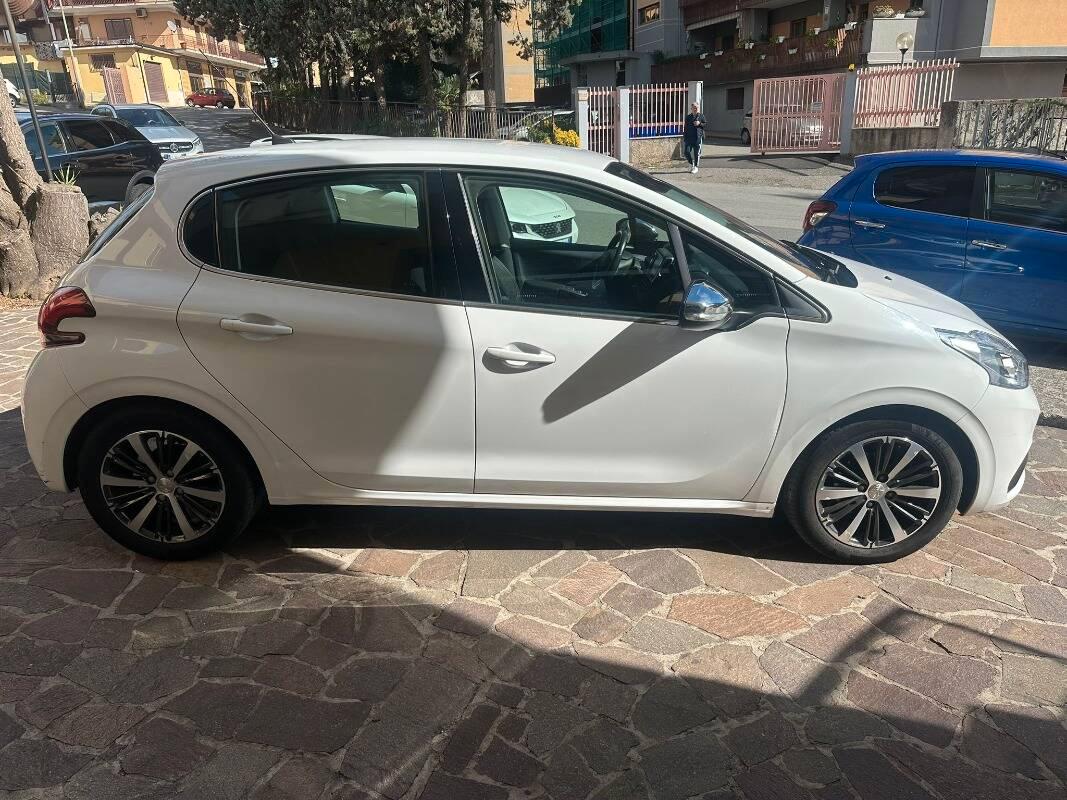 Peugeot 208 1.6 bluehdi Allure 75cv 5p