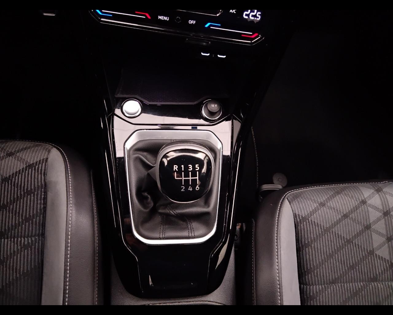 VOLKSWAGEN T-Roc I 2022 - T-Roc 1.0 tsi R-Line 110cv