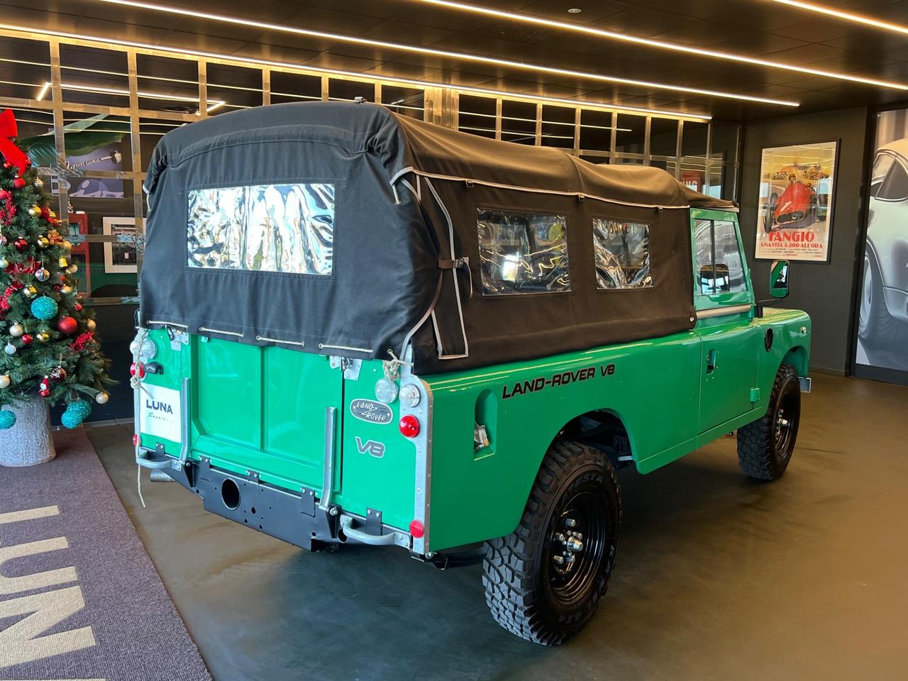 Land Rover Defender Series 109 V8 3