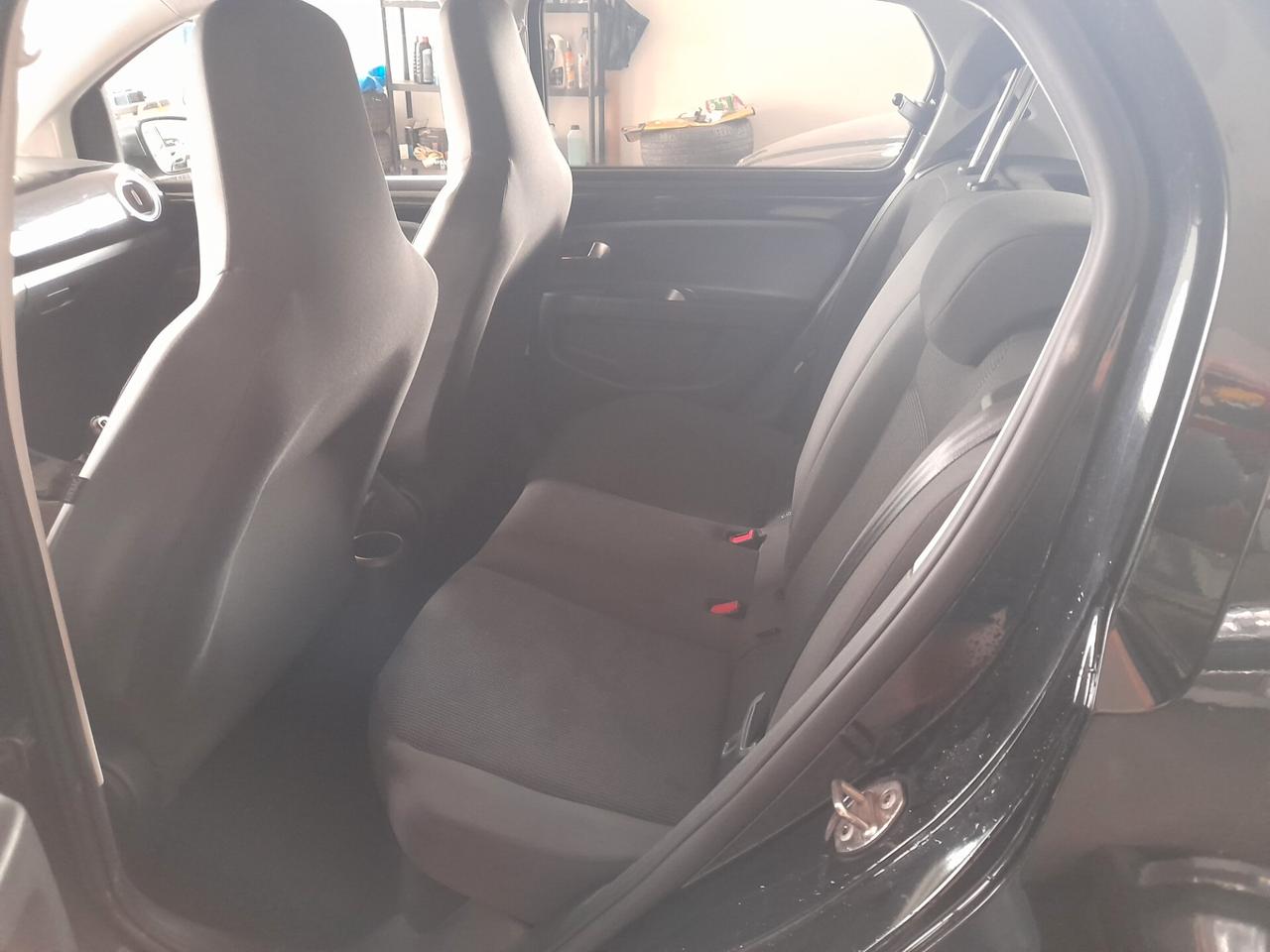 Volkswagen up! 1.0 75 CV 5p. high