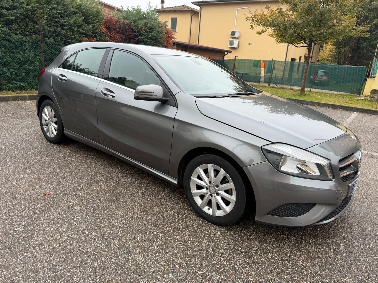 Mercedes-Benz A 180 cdi - NEOP. - 12 MESI DI GARANZIA -