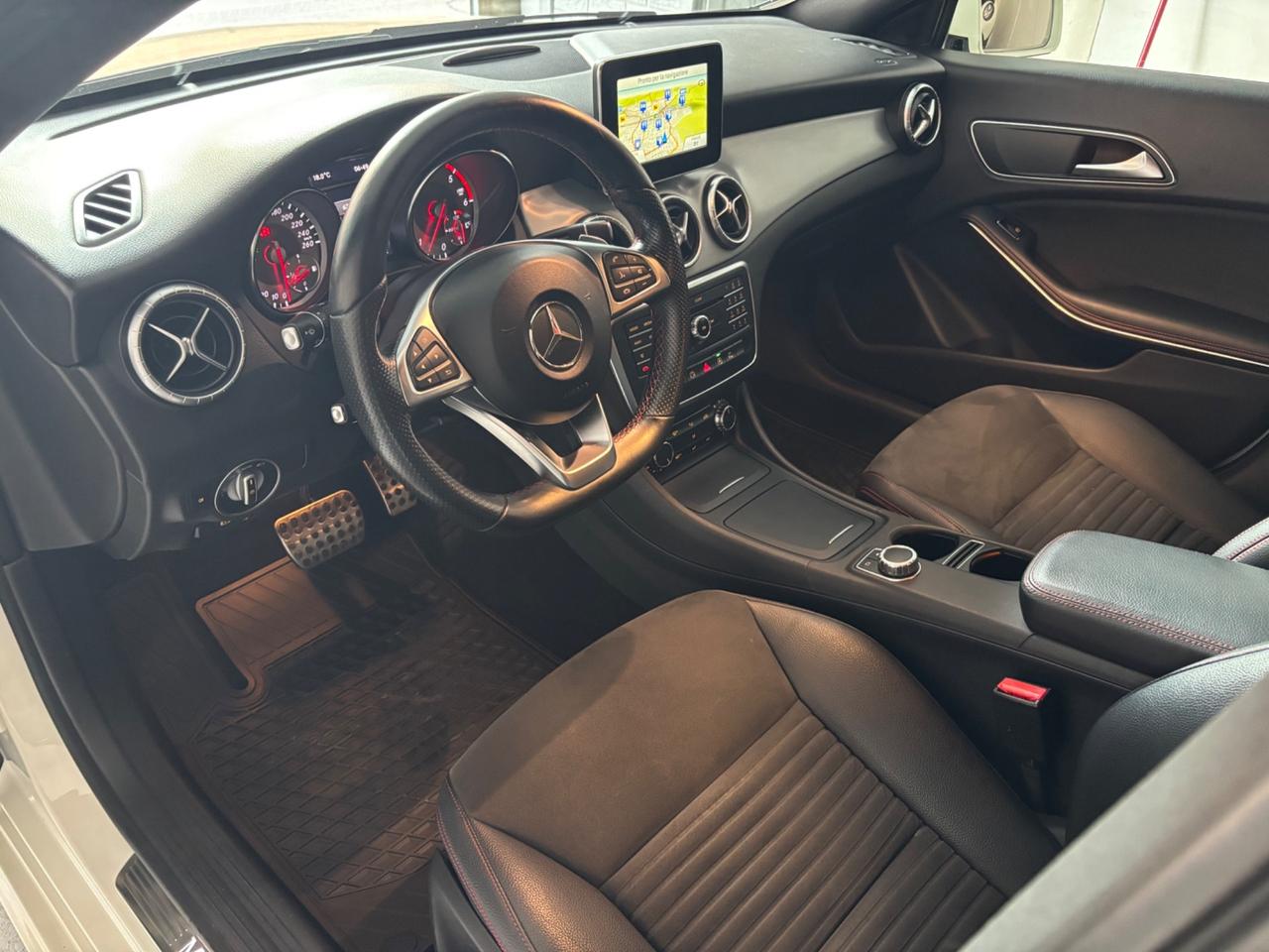 Mercedes-benz CLA 200 CDI Premium amg