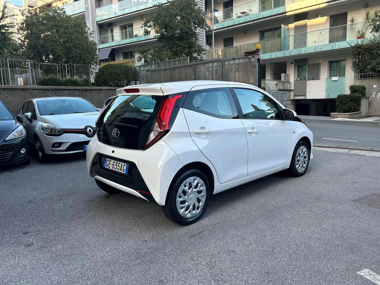 Toyota Aygo Connect 1.0 VVT-i 72 CV 5 porte x-play MMT PREZZO REALE