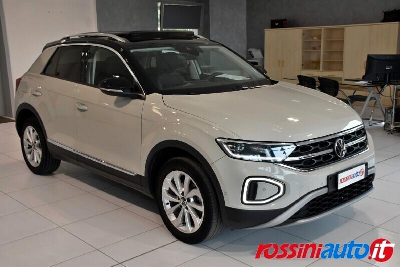 VOLKSWAGEN T-ROC 1.5 TSI 150 CV DSG STYLE + TETTO PANORAMA + RETROC