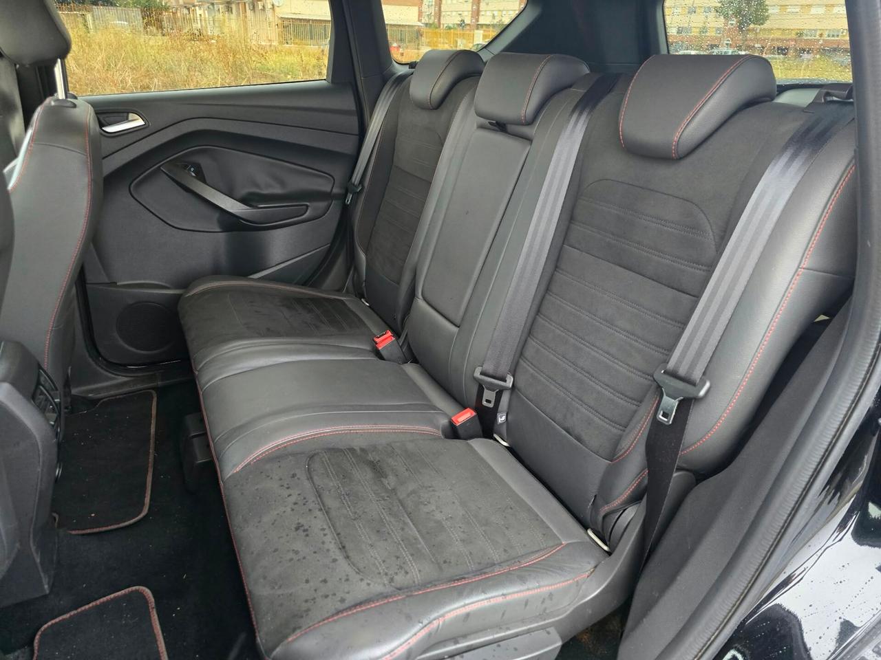 Ford Kuga 1.5 TDCI 120 CV S&S 2WD ST-Line