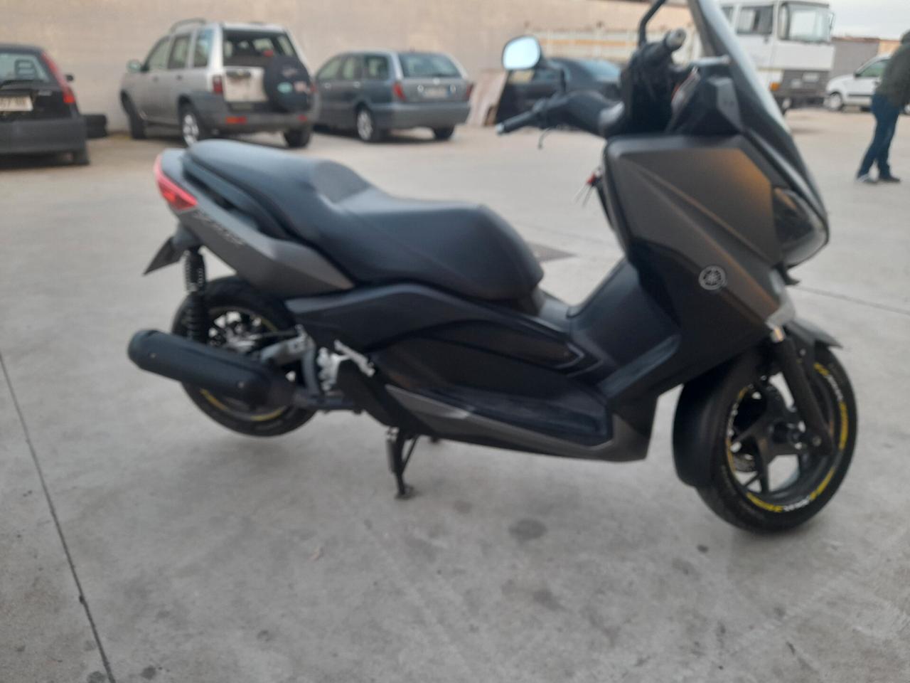 Yamaha X-Max 250