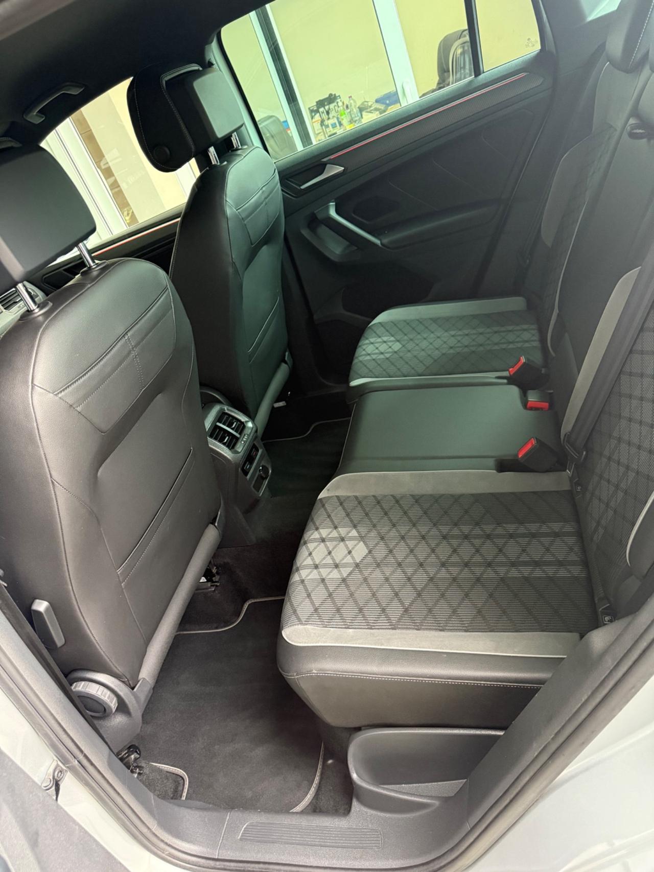 Volkswagen Tiguan 2.0 TDI 150 CV SCR DSG 4MOTION R-Line