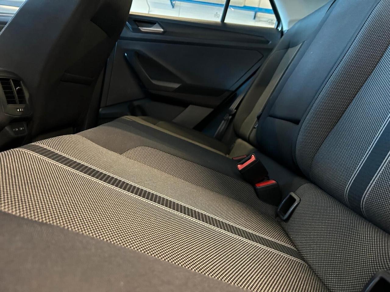 Volkswagen T-Roc STYLE 1.0 TSI 110 CV 6mt UNICO PR.