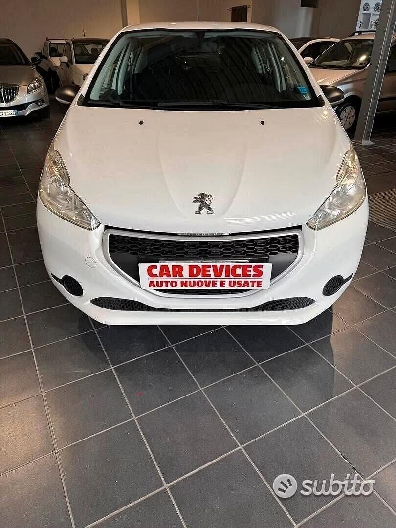 AUTO ITALIANA- PEUGEOT 208 1.0 BENZINA - NEOPATENTATI