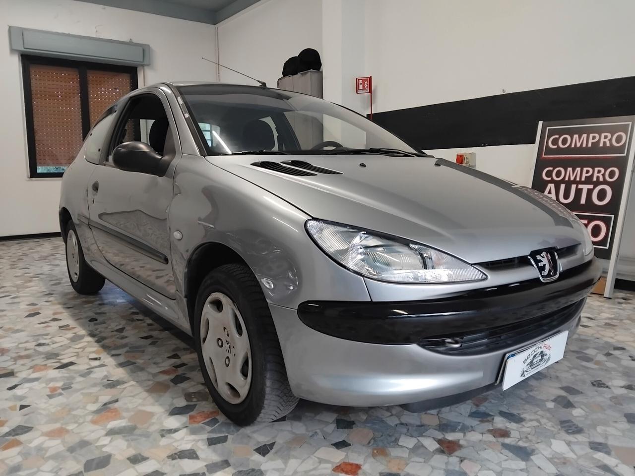 Peugeot 206 1.1 3p. XR