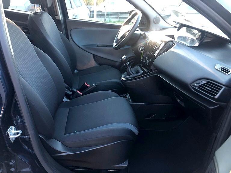 Lancia Ypsilon 1.2 69 CV 5 porte GPL Ecochic Silver