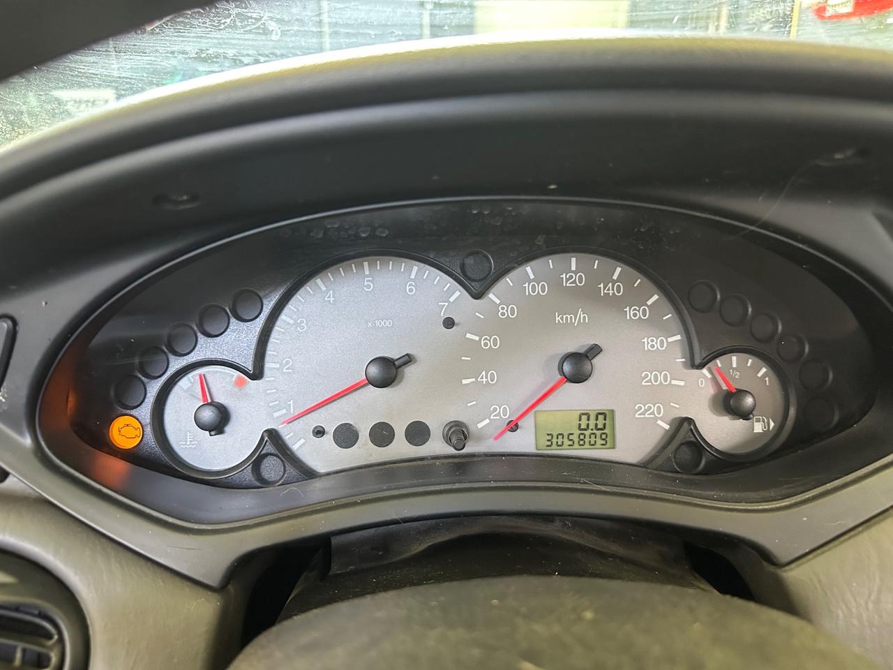 Ford Focus 1.6i 16V cat 5p. Ghia GPL