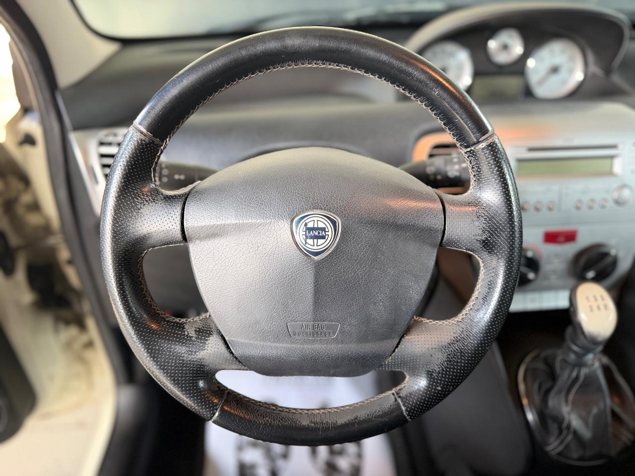 Lancia Ypsilon 1.2 Momo Design NEOPATENTATI