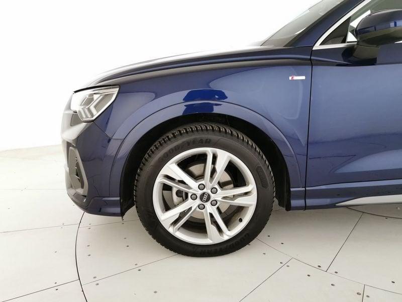 Audi Q3 35 2.0 tdi S line edition s-tronic