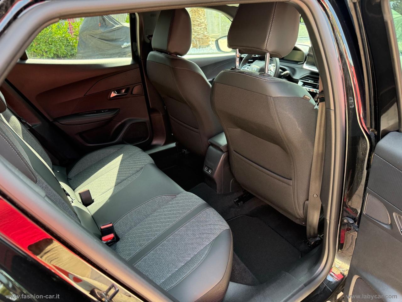 PEUGEOT 2008 PureTech 100 S&S Allure