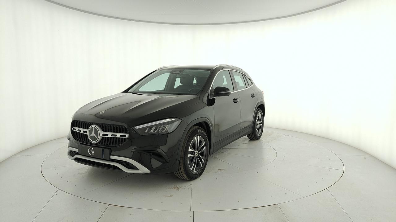 Mercedes-Benz GLA 180 d Advanced auto