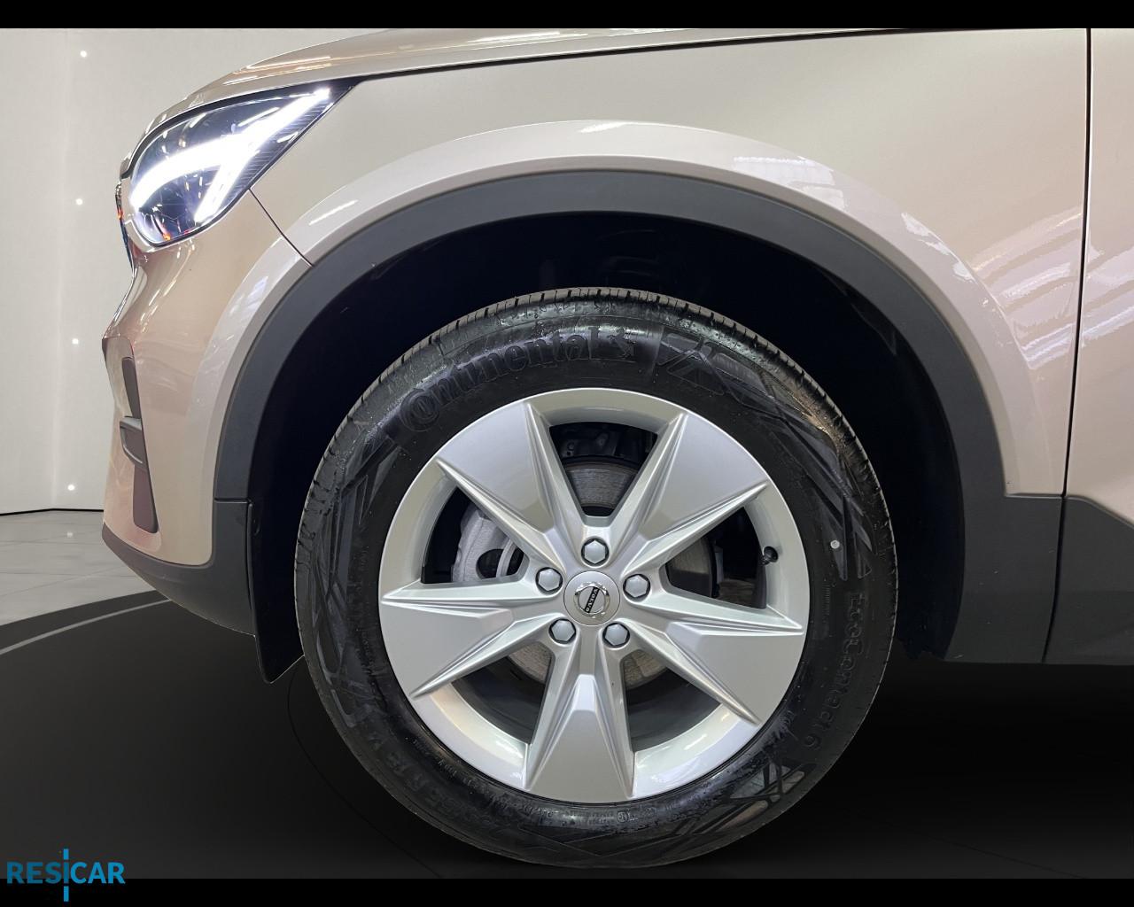 VOLVO XC40 MOMENTUM PRO T2 AUT