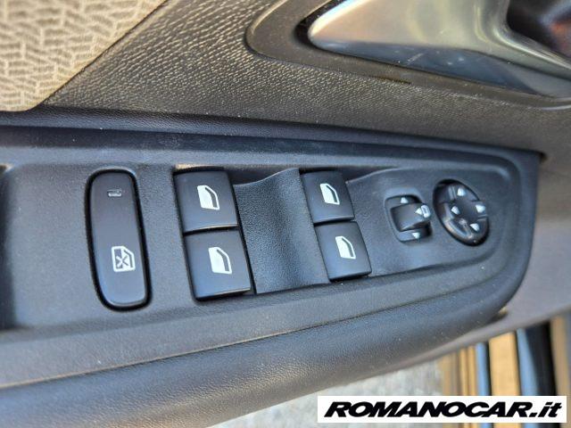CITROEN C4 BHDi 130 EAT8 Shine Parcheggio Automatico