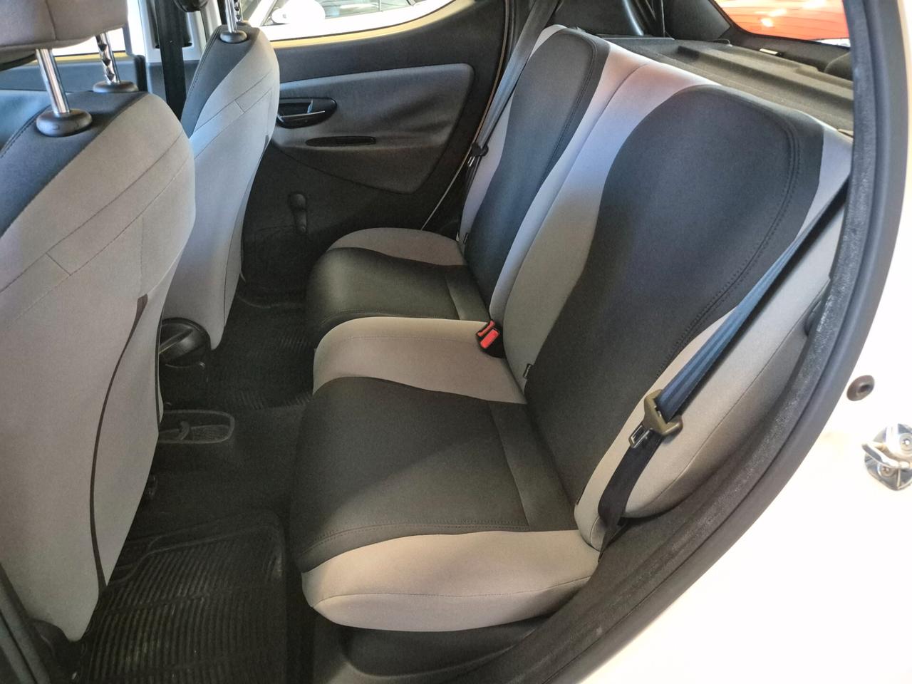 Lancia Ypsilon 1.2 69 CV 5 porte SILVER