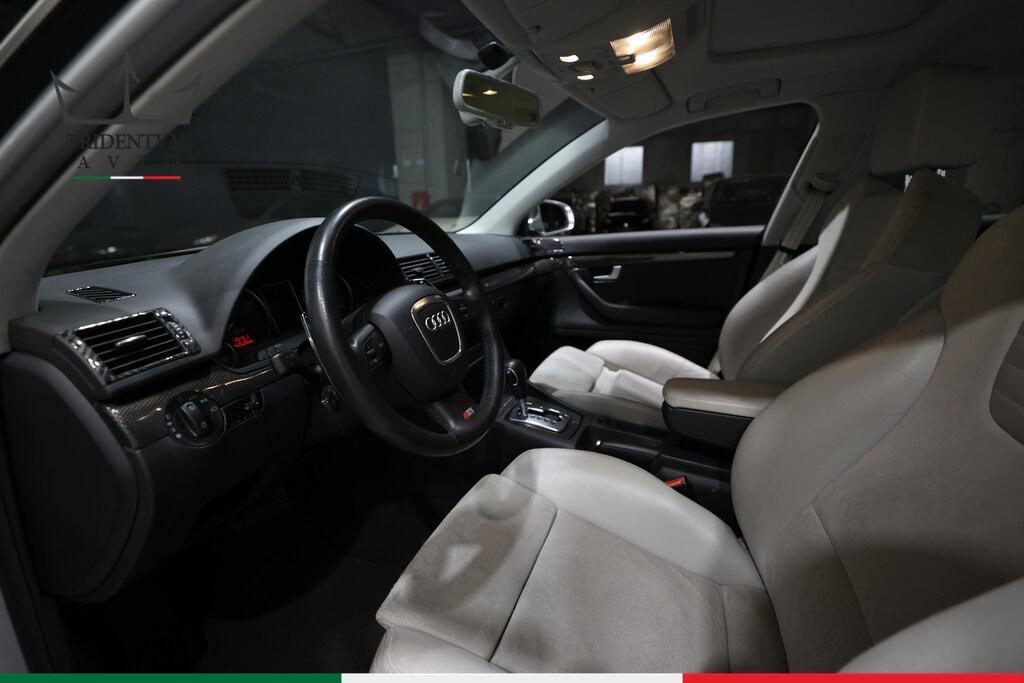 Audi S4 4.2 V8 quattro tiptronic
