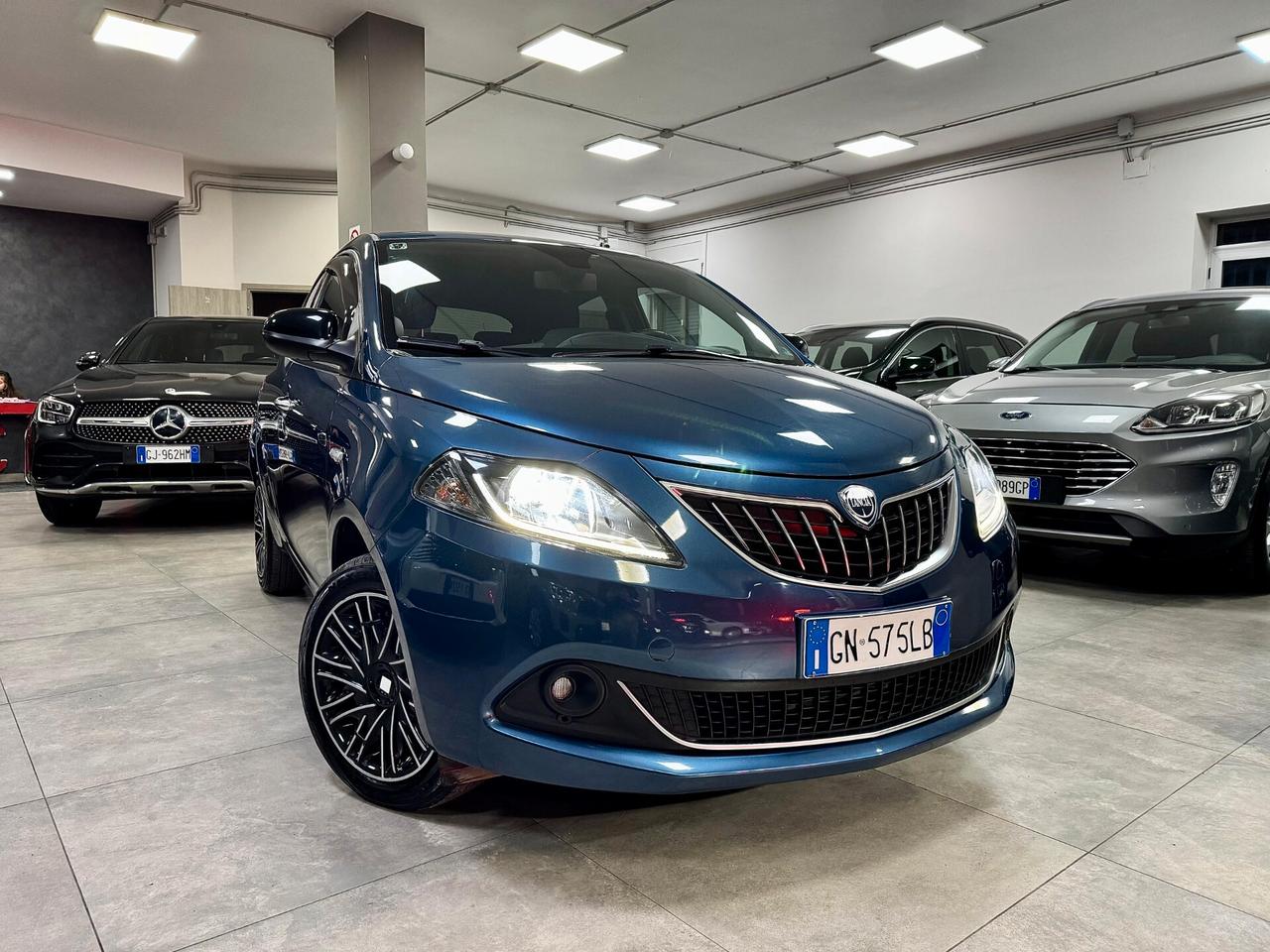 Lancia Ypsilon 1.0 FireFly S&S Hybrid 2023