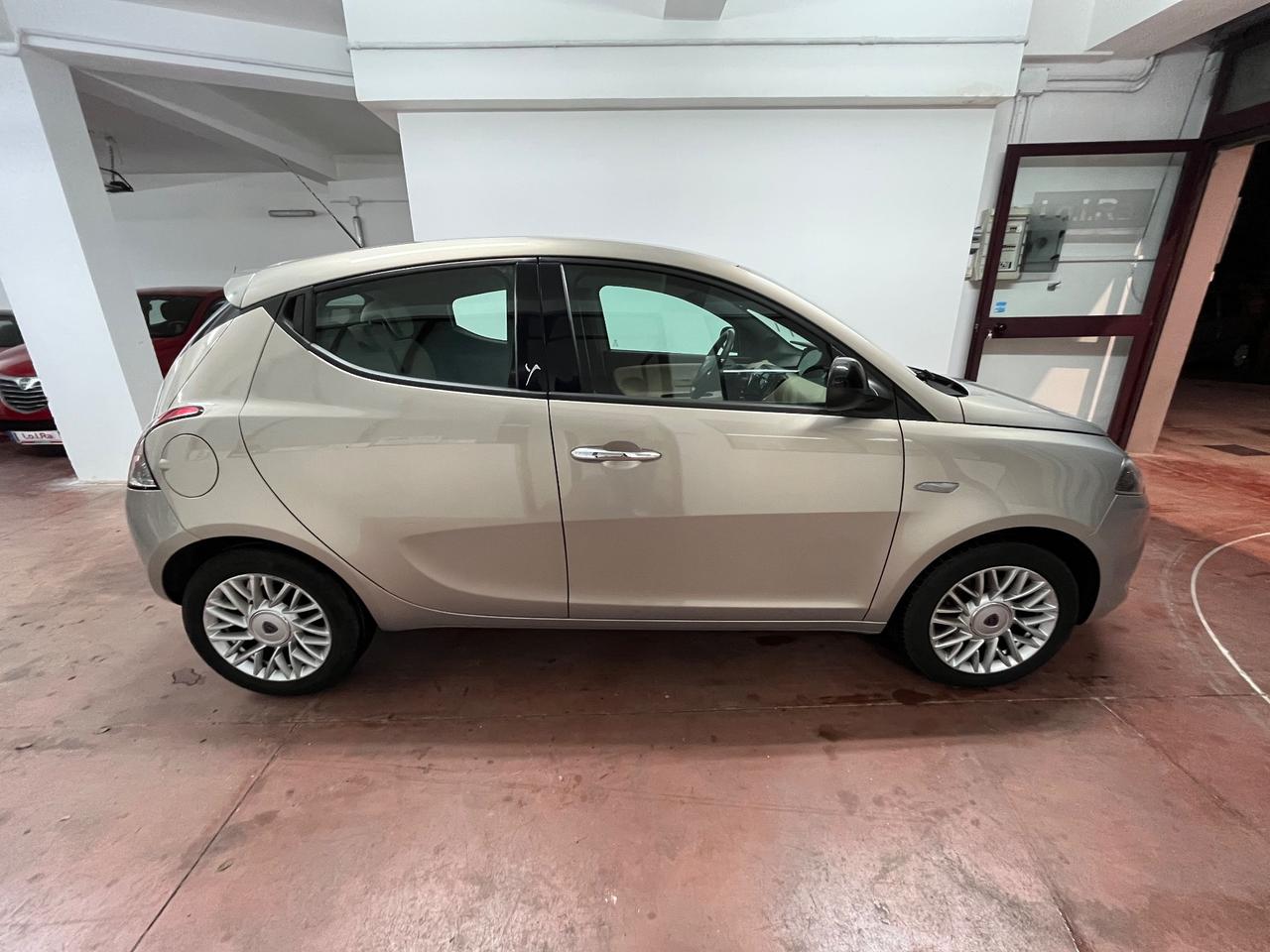 Lancia Ypsilon 1.2 - 2014