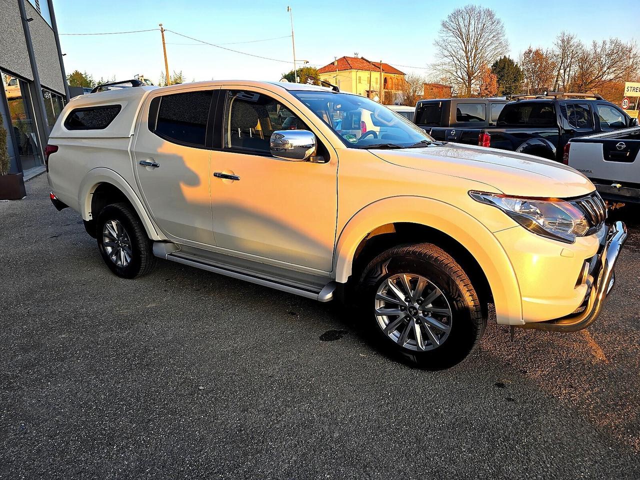 Mitsubishi L200 2.4 DI-D/181CV Intense