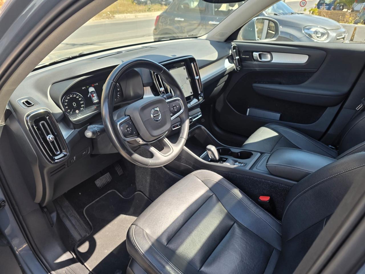 Volvo XC40 D3 R-design Tettuccio apr. HARMAN kardon