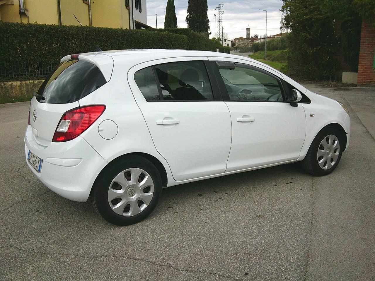 Opel Corsa 1.2 5 porte