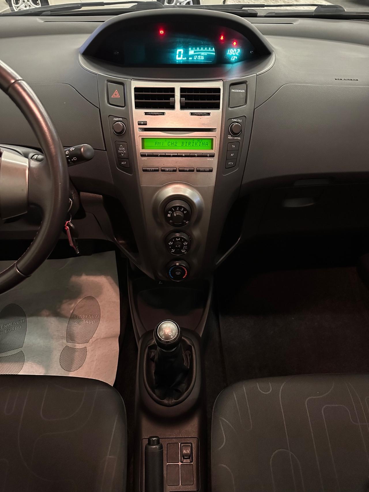 Toyota Yaris 1.0 Benzina 5 porte Ok Neopatentati