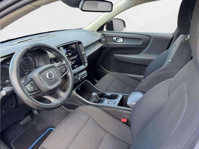 VOLVO XC40 T3 MOMENTUM AUTOMATICA