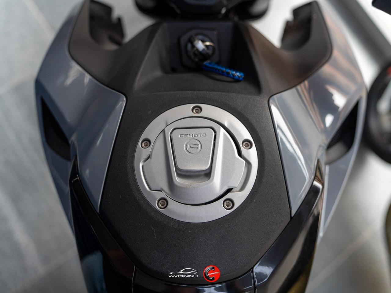 Cf Moto 300NK
