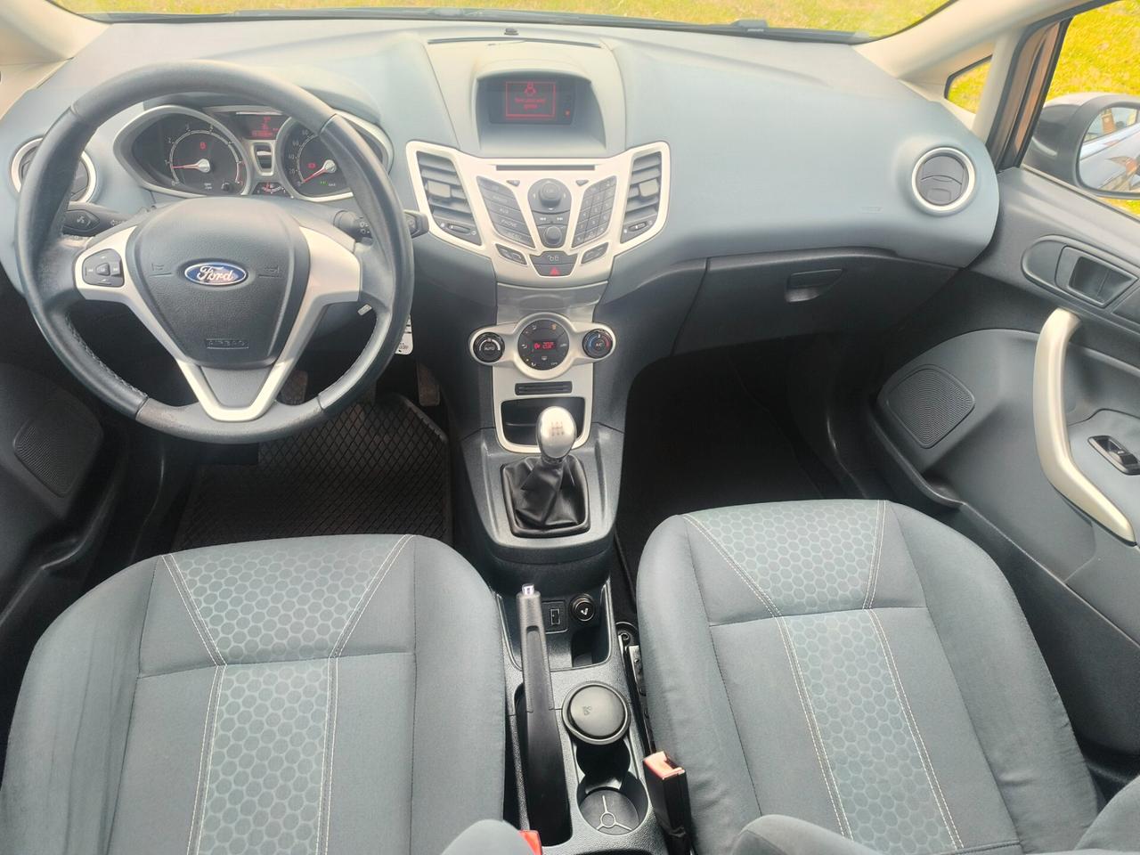 Ford Fiesta benzina km 137mila neopatentati