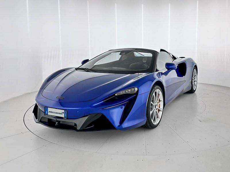 McLaren Artura Spider - McLaren Milano