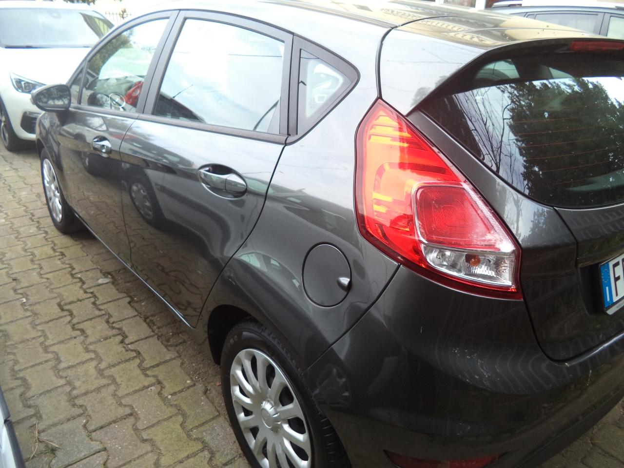 Ford Fiesta 1.5 TDCi 75CV 5 porte Black & White Edition