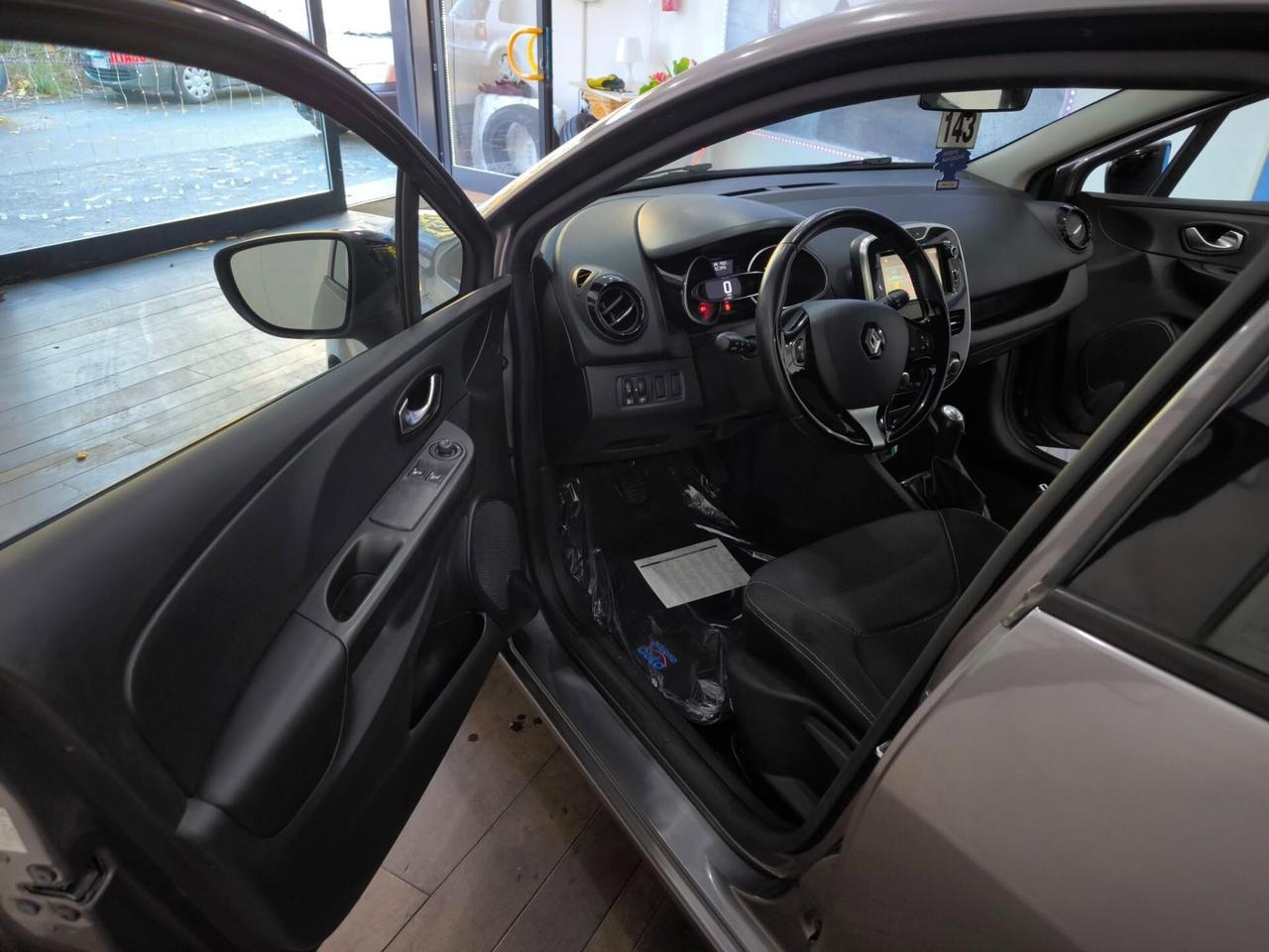 Renault Clio 1.2 75 CV 5 porte Duel