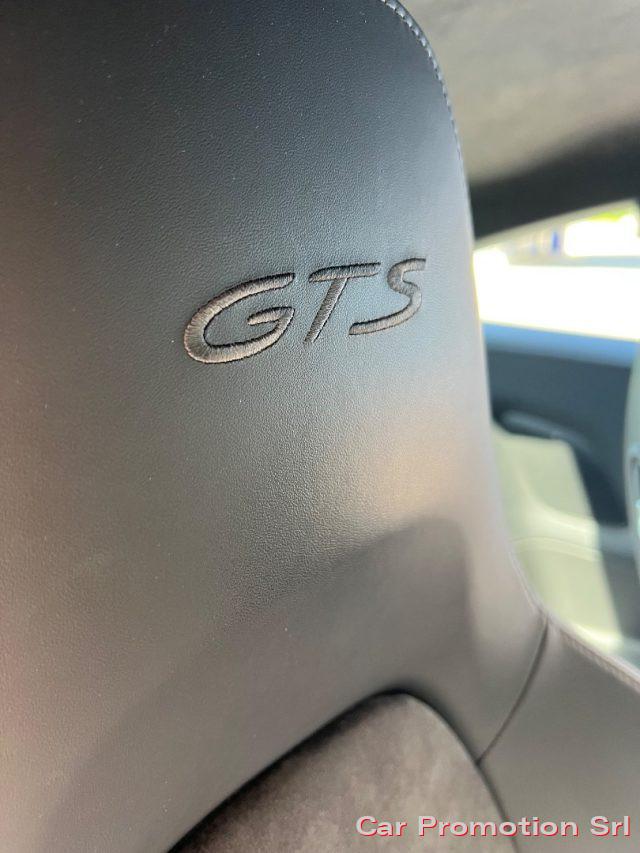 PORSCHE 911 3.8 Carrera 4 GTS Coupé