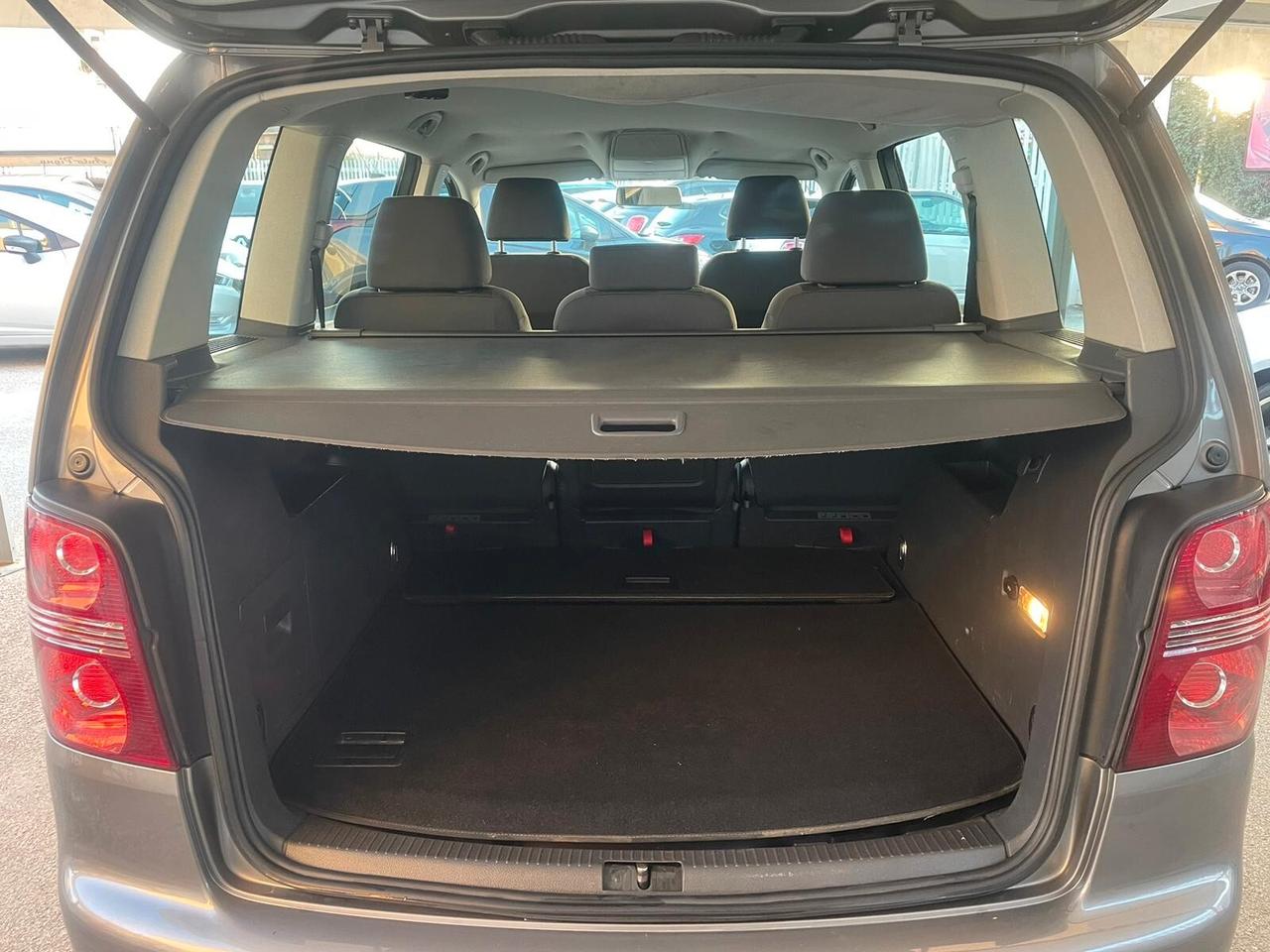 Volkswagen Touran 1.6 Trendline GPL