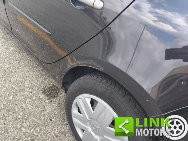 RENAULT Clio 1.2 16V 5 porte Luxe