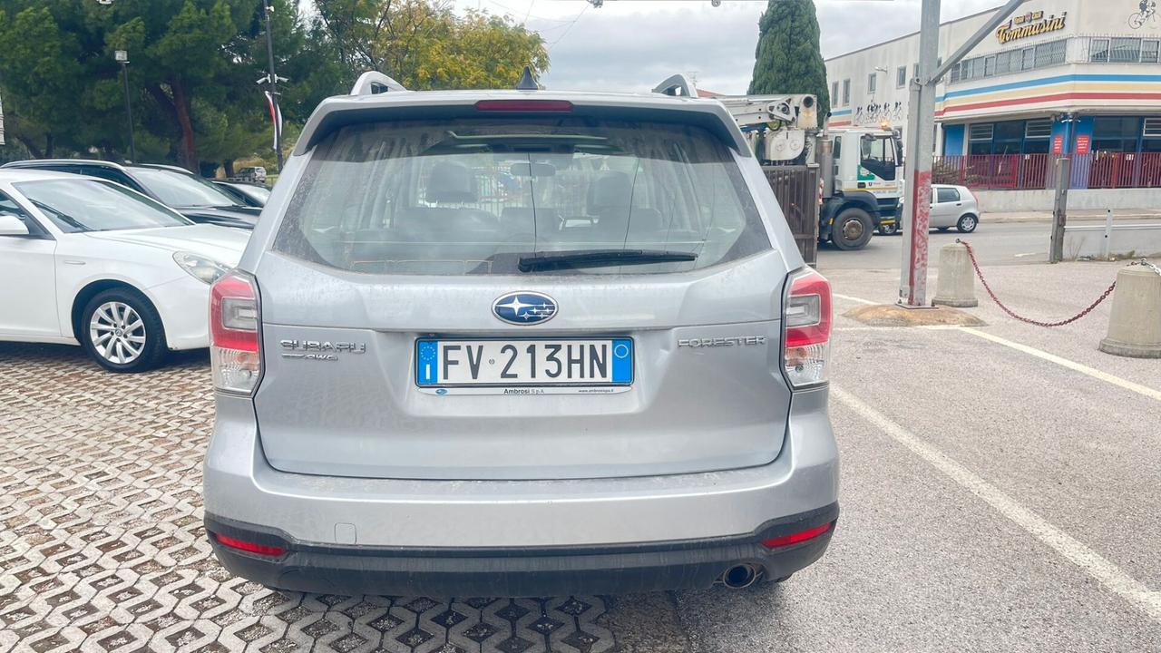 Subaru Forester 2.0i Style lineartronic