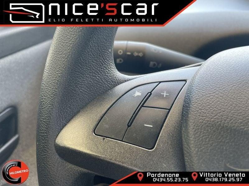 Lancia Ypsilon 1.0 FireFly 5 porte S&S Hybrid Ecochic Silver