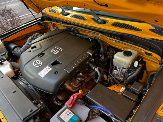 TOYOTA Land Cruiser FJ