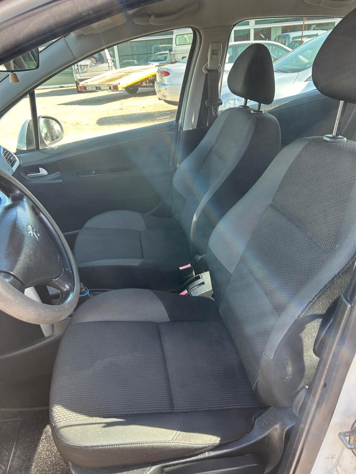 Peugeot 207 Plus 1.4 8V 75CV 5p. ECO GPLok neo patentati