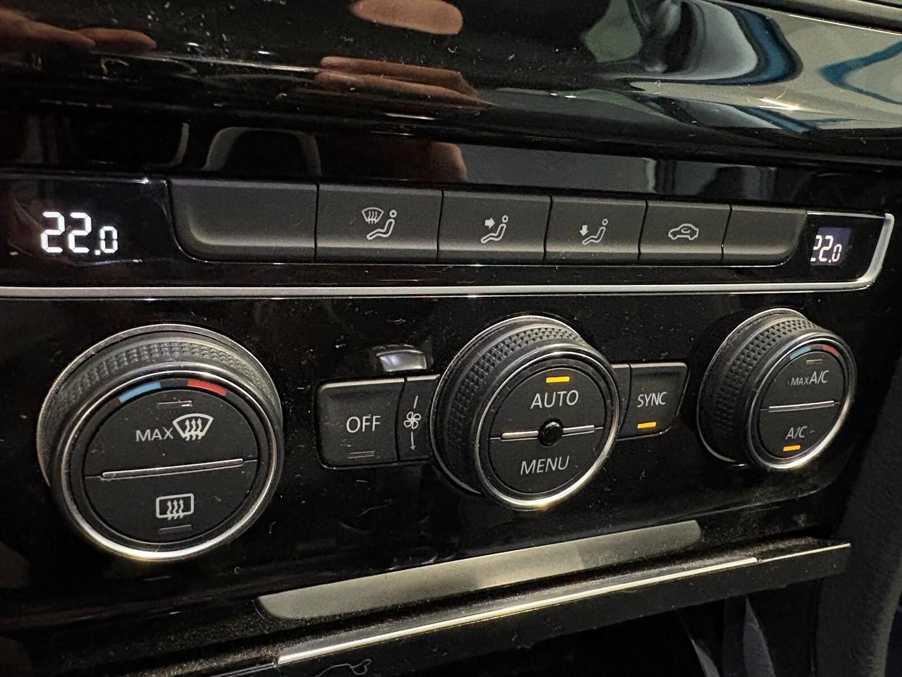 Volkswagen Golf HIGHLINE 1.4 TSI DSG 5p. BMT UNICO PR.