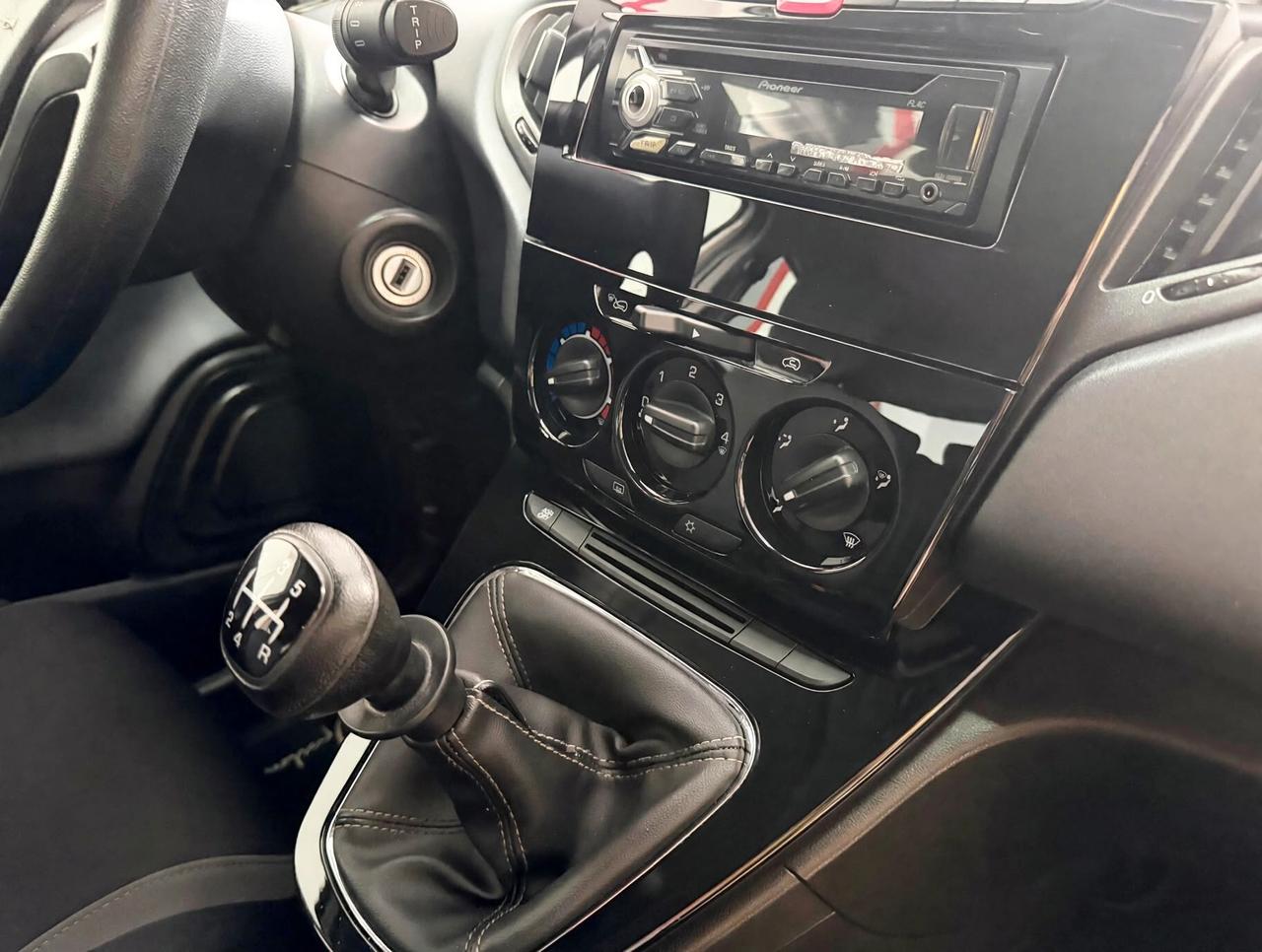 Lancia Ypsilon 1.2 69 CV 5 porte Silver