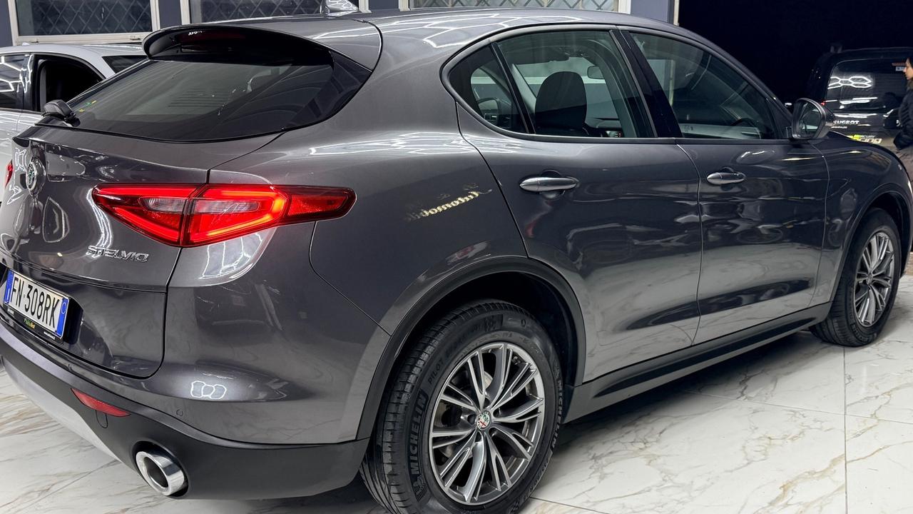 Alfa Romeo Stelvio 2.2 Turbodiesel 180 CV AT8 RWD Executive