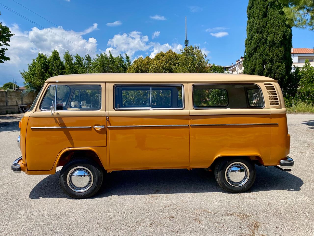 Volkswagen T2 VOLKSWAGEN T2 Bus 9 POSTI LUSSO