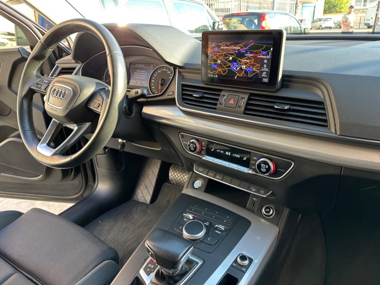 Audi Q5 2.0 TDI quattro S tronic Business Sport